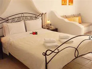 מלון דירות Yades - Sea View - Adults Only נאוסה